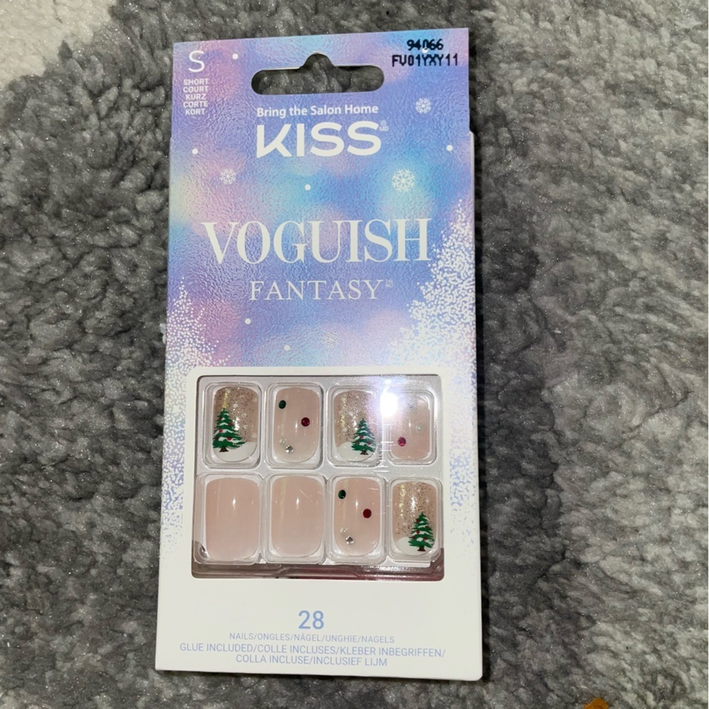 Kiss Voguish Fantasy Holiday Christmas Nails Short New In Box 28ct